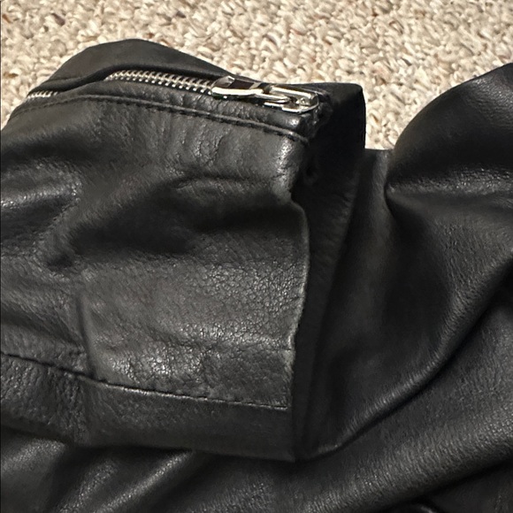 Barney's Leather Jacket - Picture 4 of 6